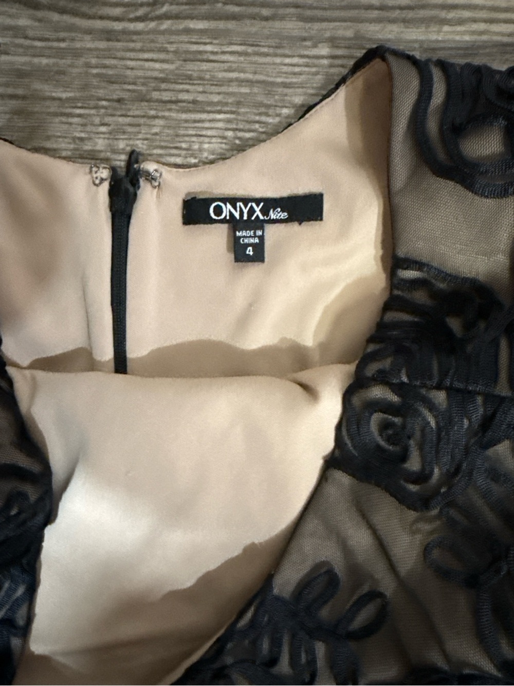 ONYX Nite Size 4 Black Nude Floral Embroidered Mesh Cocktail Dress - Picture 5 of 7